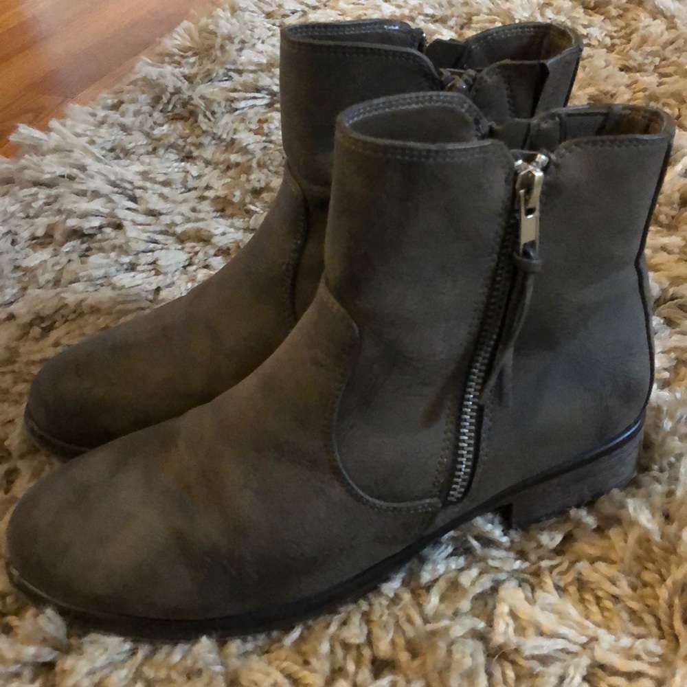 Casual ankle boots